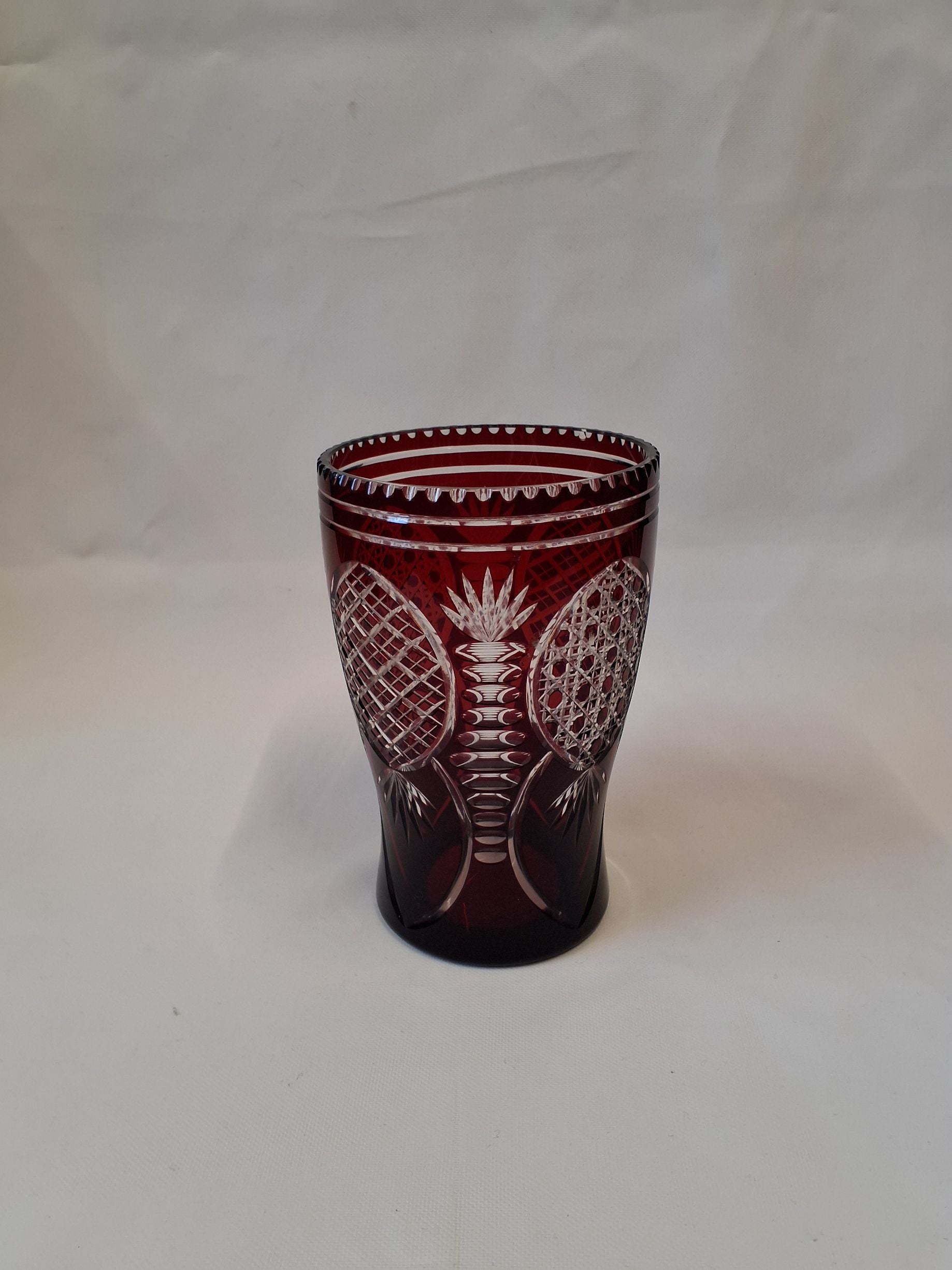 Rød vase